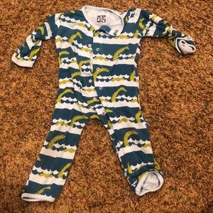 Good condition cute serpent kickee outfit!